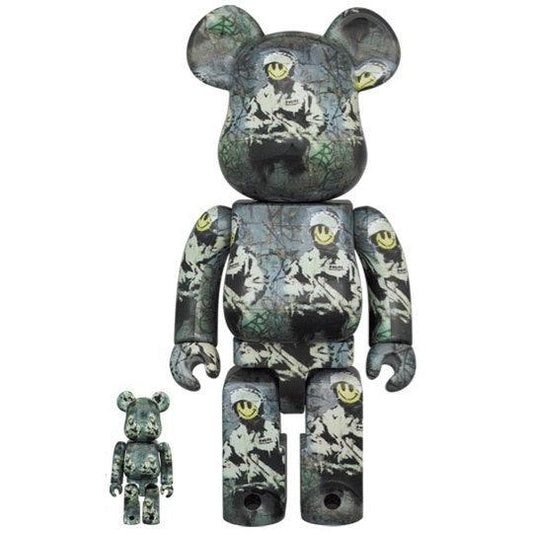 Sculpture 400% & 100% Bearbrick set  Riot Cop (Banksy) [Pre Order]