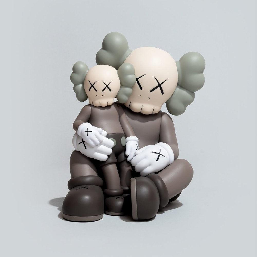 Sculpture HOLIDAY CHANGBAI MOUNTAIN BROWN by KAWS ArtAndToys