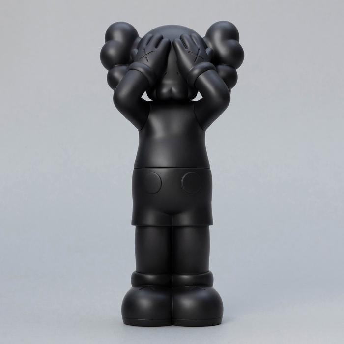 Sculpture HOLIDAY UNITED KINGDOM 2021 BLACK by KAWS ArtAndToys