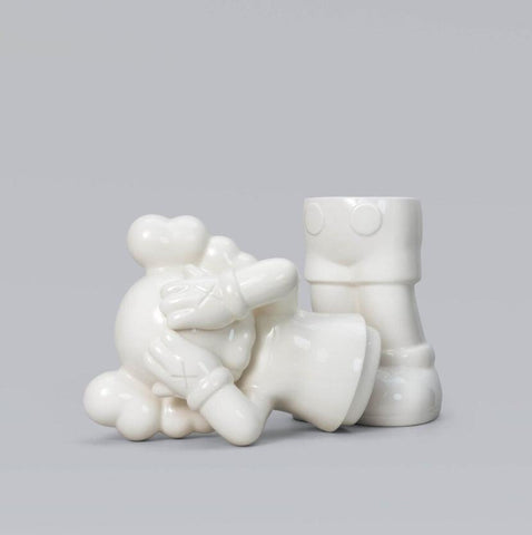 Sculpture HOLIDAY UNITED KINGDOM 2021 CONTAINERS by KAWS ArtAndToys